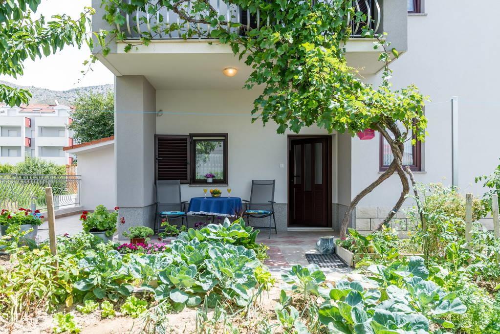 Apartments Silvi Подстрана Экстерьер фото